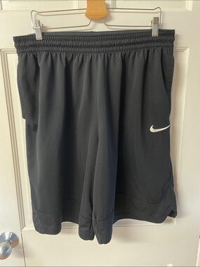Nike lightweight long black athletic shorts men’s size XXL